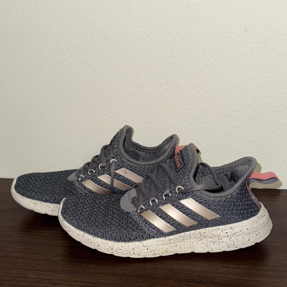 Adidas Women’s Blue, Grey & Pink cloudfoam Sneakers sz 8 (Euro 40)